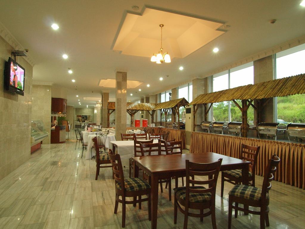 约鲁顿酒店 甘榜杰鲁登 外观 照片