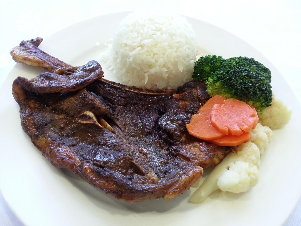 约鲁顿酒店 甘榜杰鲁登 外观 照片